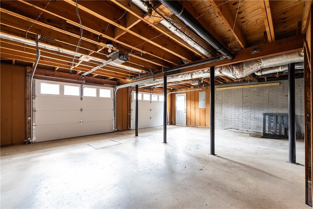 589 Spring Creek Court NE