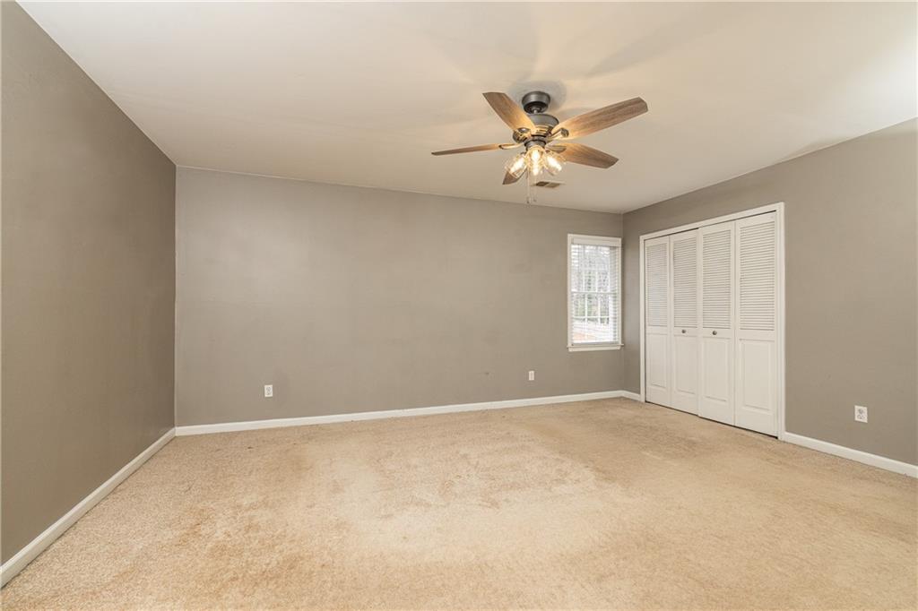 589 Spring Creek Court NE