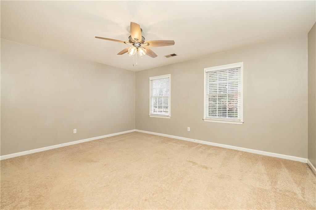 589 Spring Creek Court NE