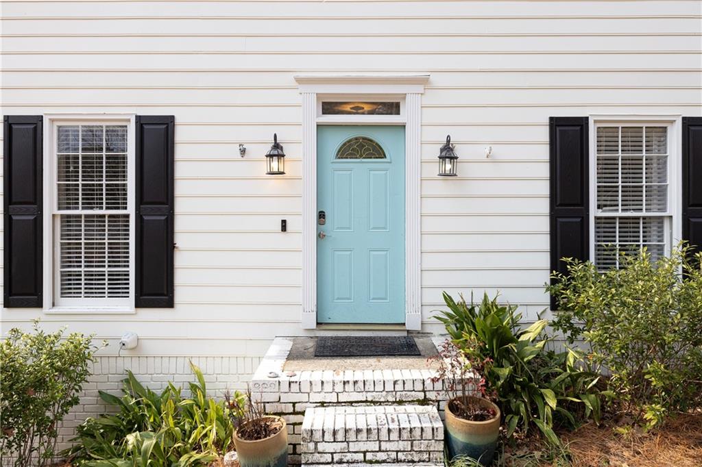 589 Spring Creek Court NE