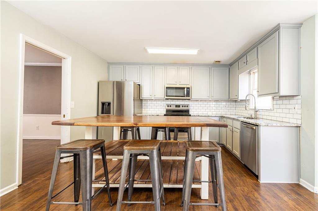 589 Spring Creek Court NE