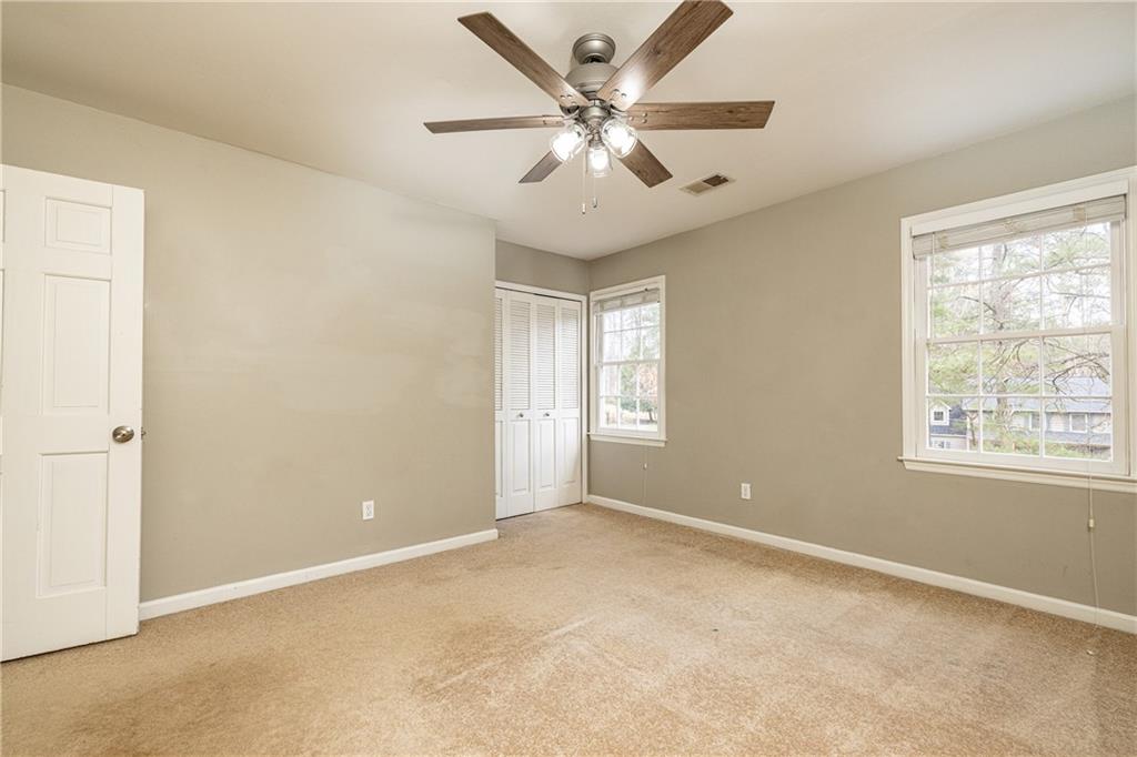 589 Spring Creek Court NE