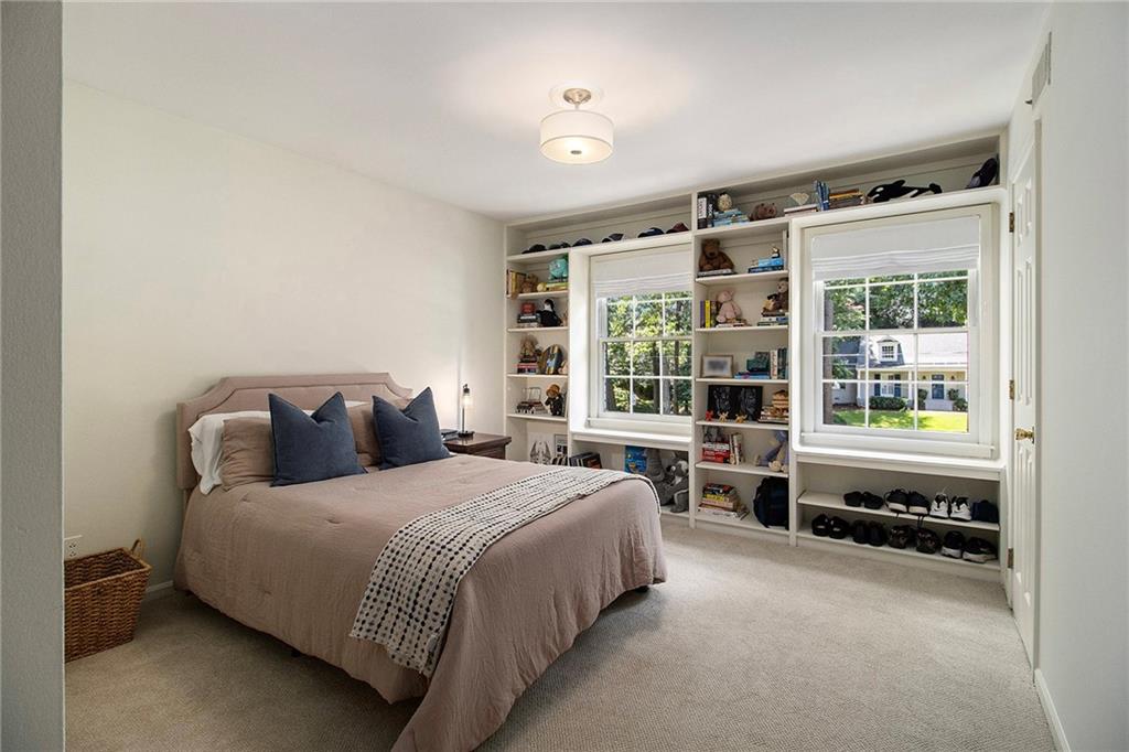 2572 Hyde Manor Drive NW