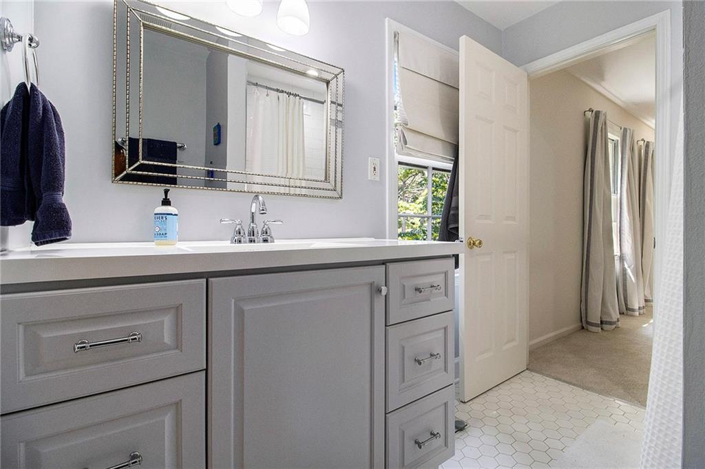 2572 Hyde Manor Drive NW