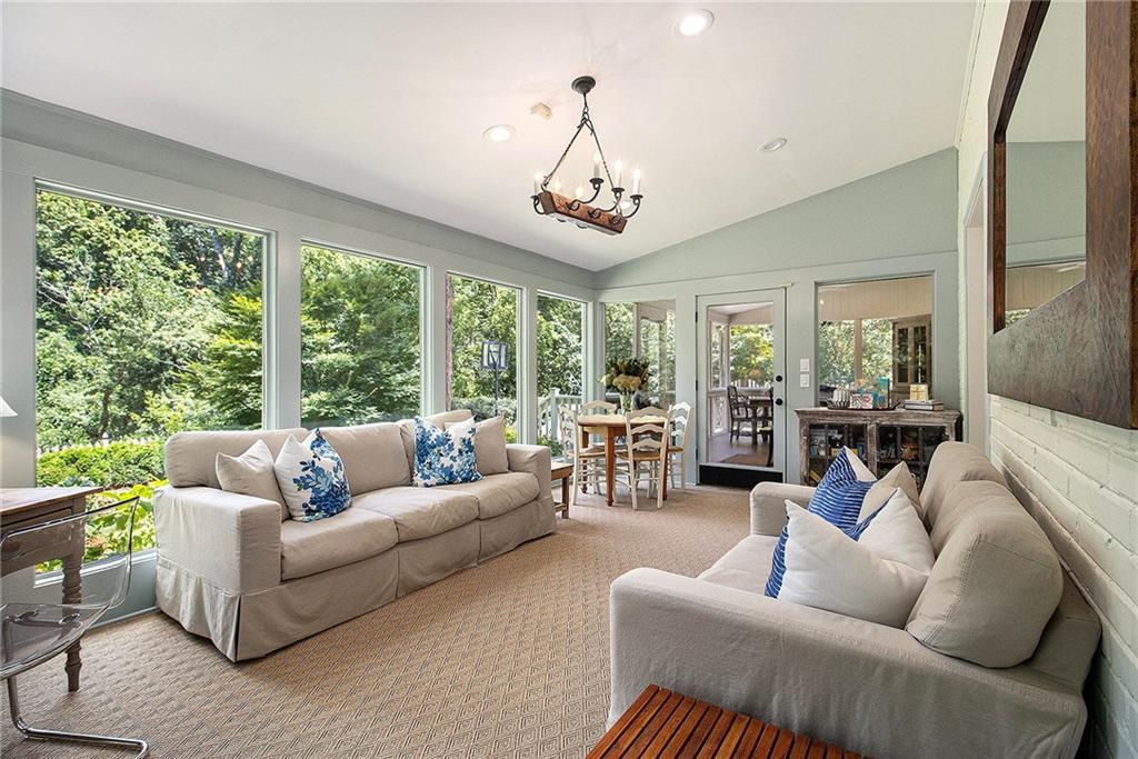 2572 Hyde Manor Drive NW