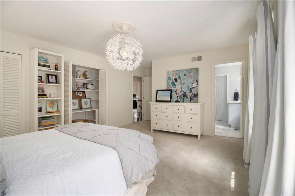 2572 Hyde Manor Drive NW