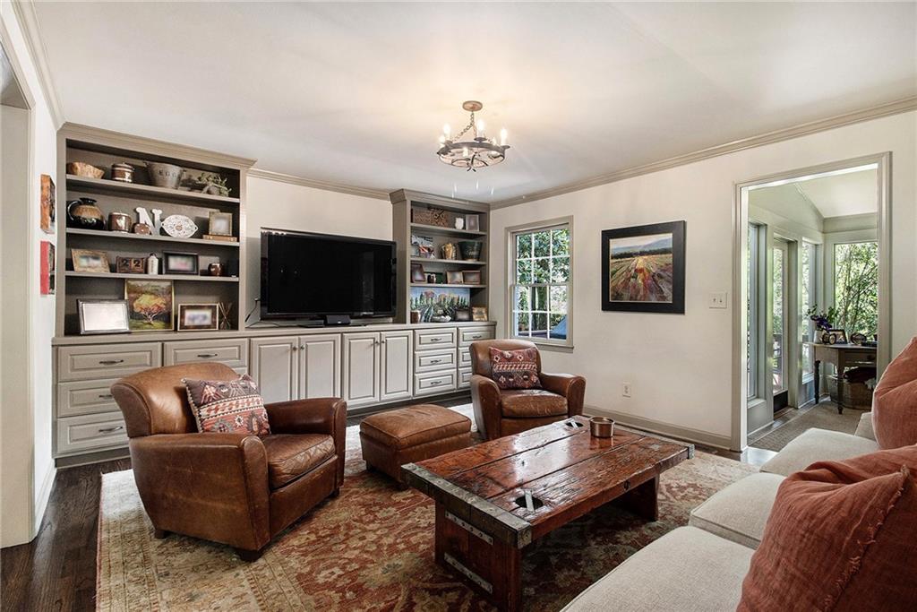 2572 Hyde Manor Drive NW