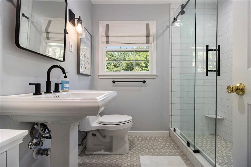 2572 Hyde Manor Drive NW