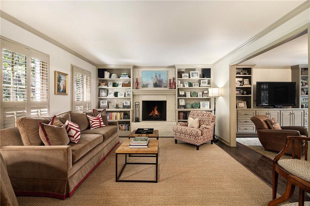 2572 Hyde Manor Drive NW