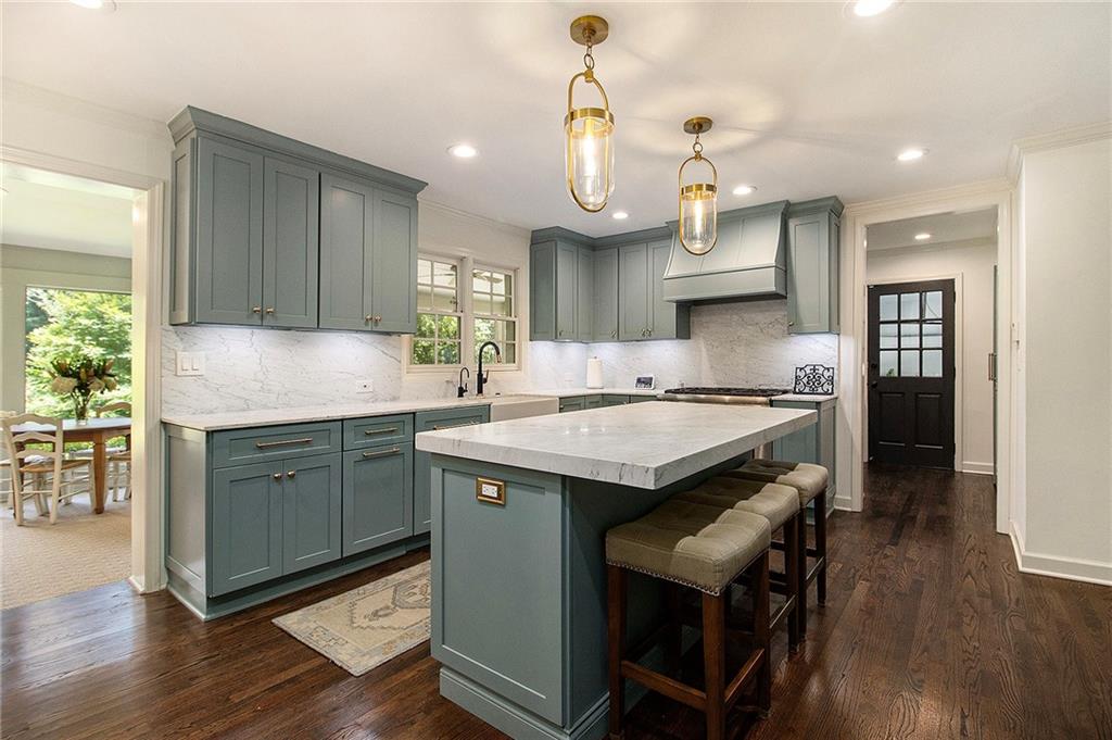 2572 Hyde Manor Drive NW