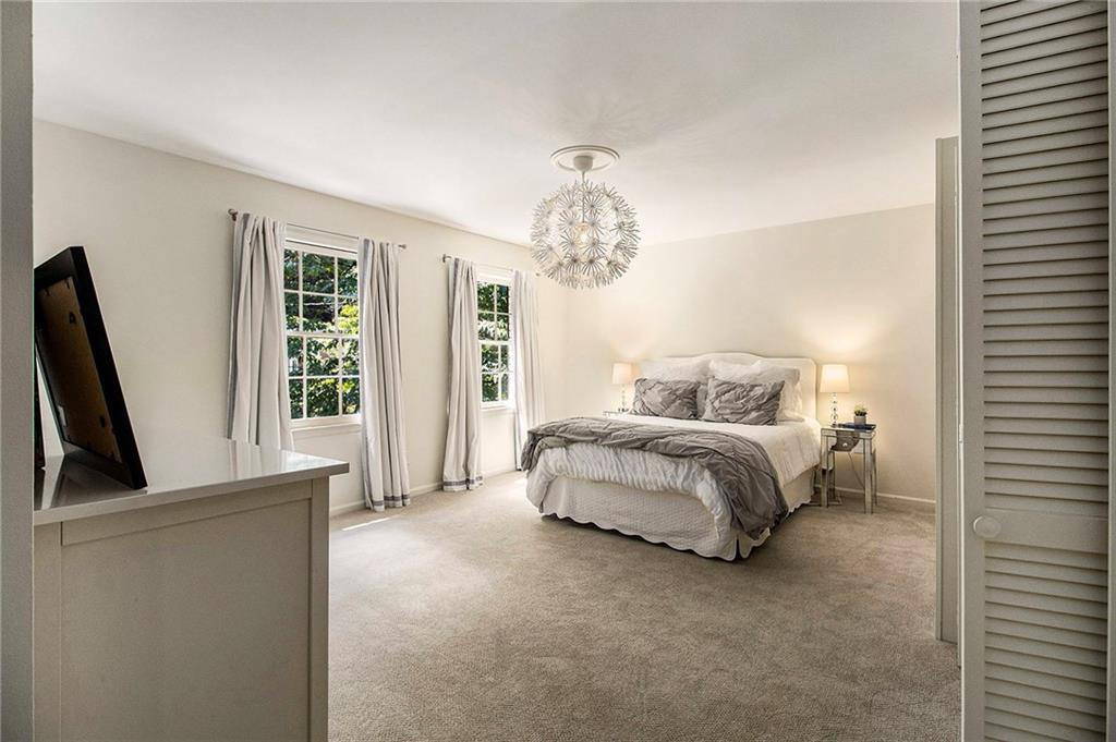 2572 Hyde Manor Drive NW