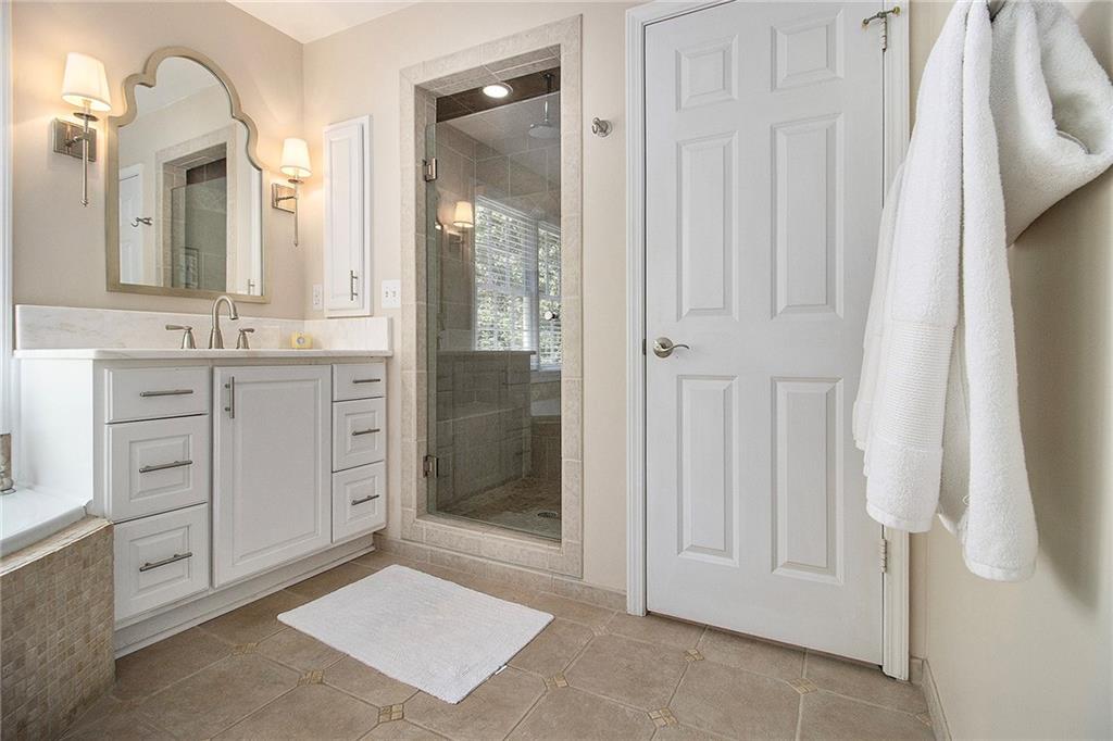 2572 Hyde Manor Drive NW