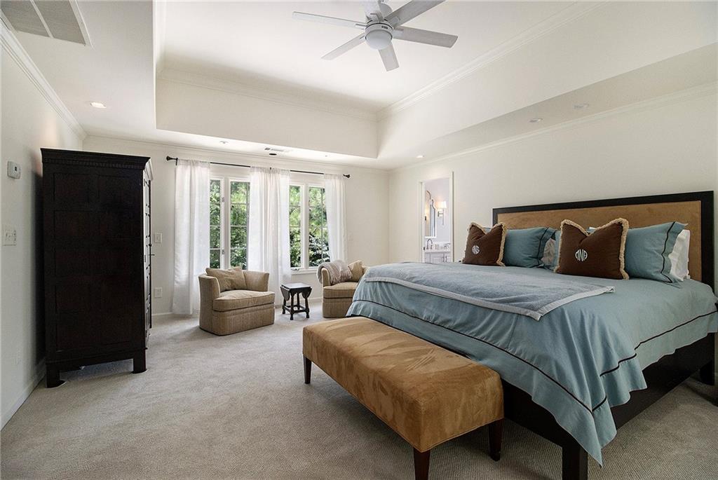 2572 Hyde Manor Drive NW