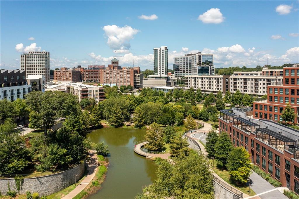 422 Glen Iris Drive NE