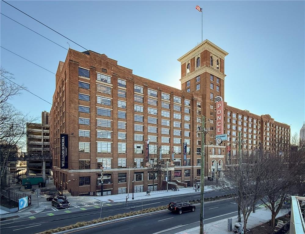 422 Glen Iris Drive NE