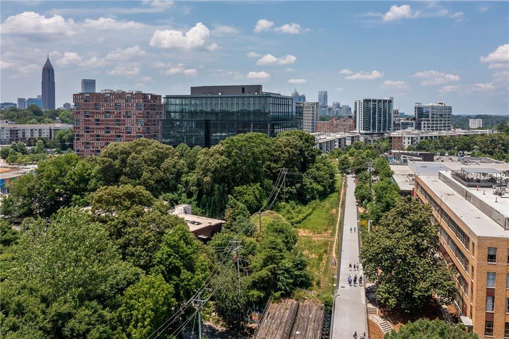 422 Glen Iris Drive NE