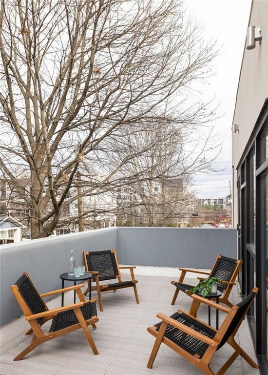 422 Glen Iris Drive NE