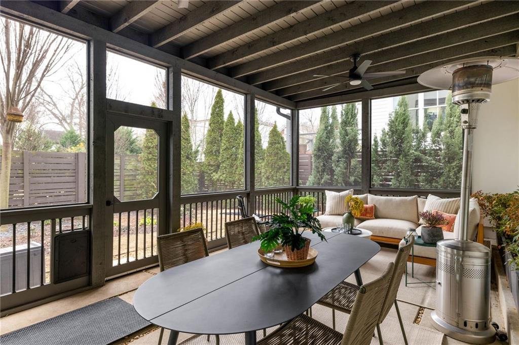 422 Glen Iris Drive NE