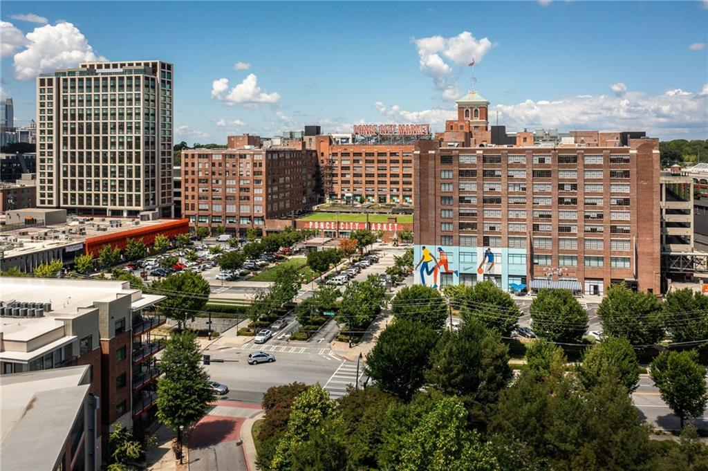 422 Glen Iris Drive NE