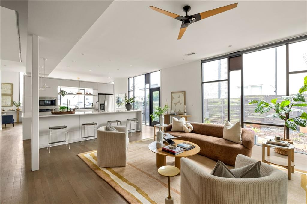 422 Glen Iris Drive NE