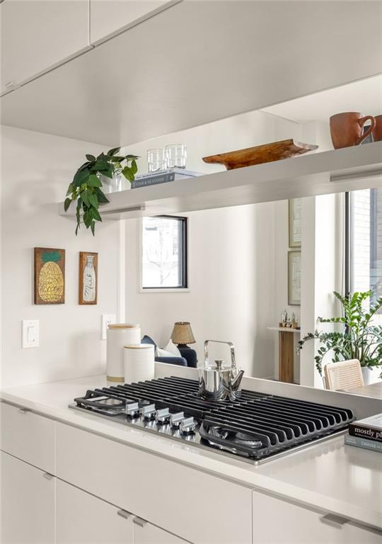 422 Glen Iris Drive NE