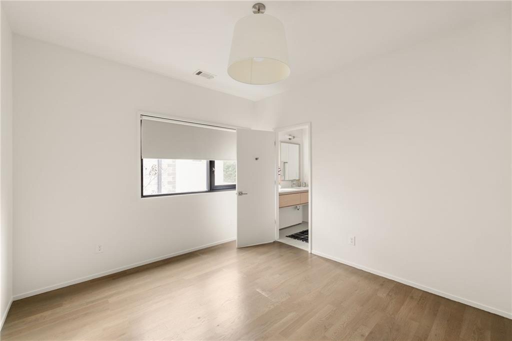 422 Glen Iris Drive NE