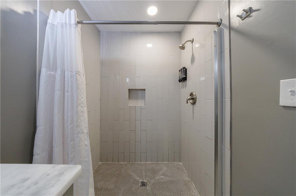 1012 Westmoor Drive NW