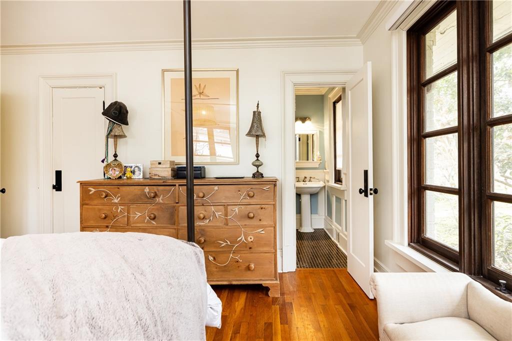 870 Wellesley Drive NW