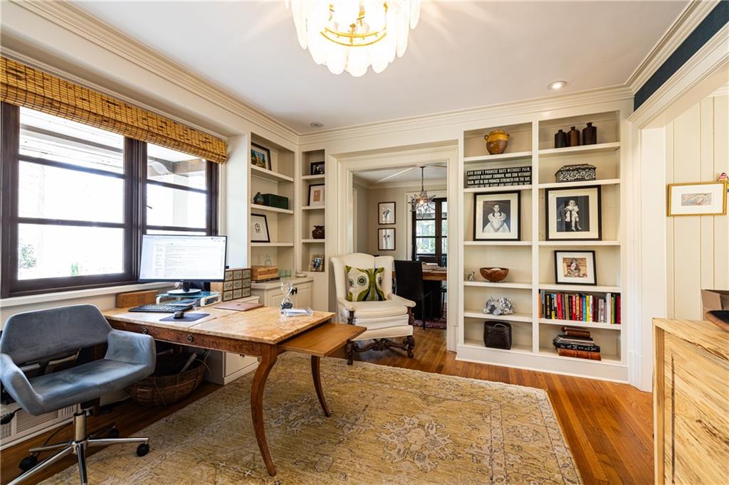 870 Wellesley Drive NW