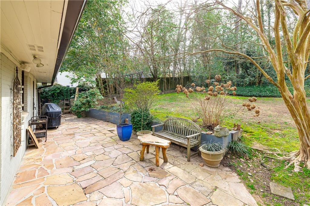 870 Wellesley Drive NW