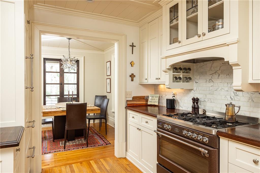 870 Wellesley Drive NW