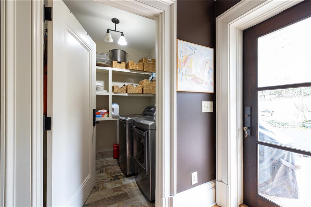 870 Wellesley Drive NW