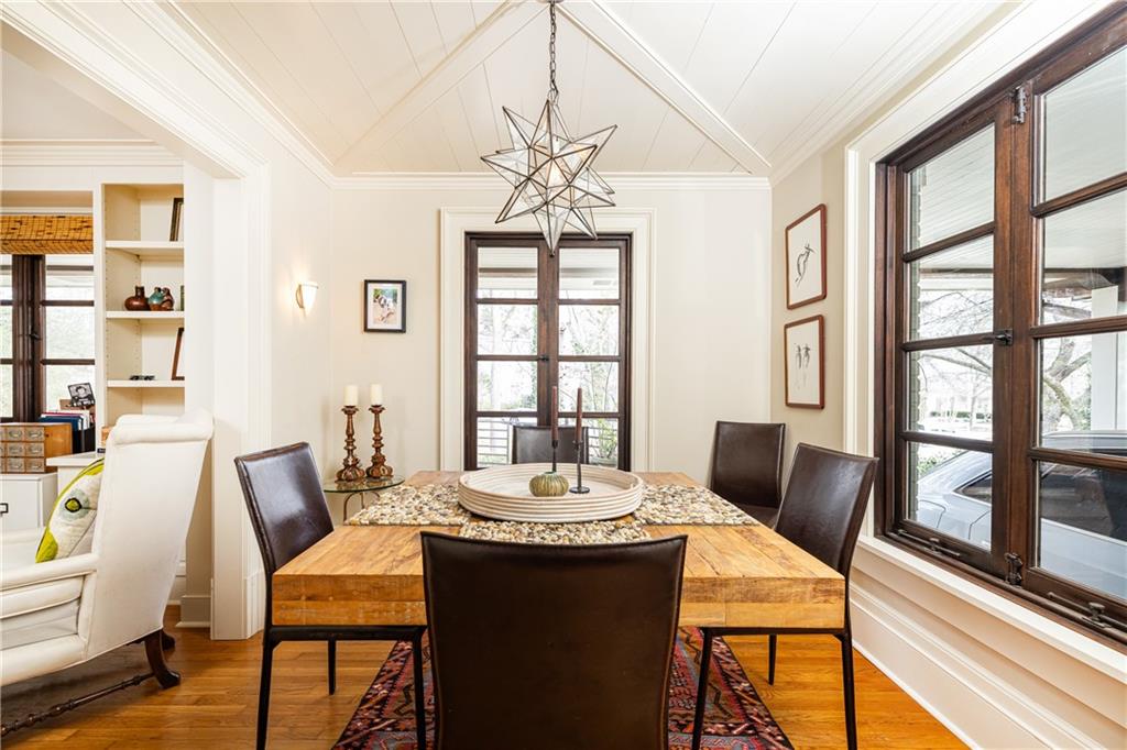 870 Wellesley Drive NW