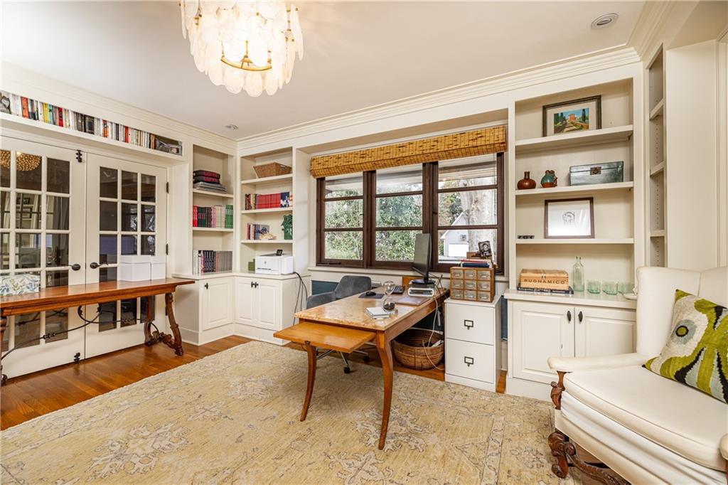 870 Wellesley Drive NW