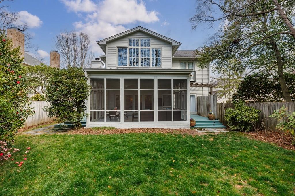 241 Lakeview Avenue NE