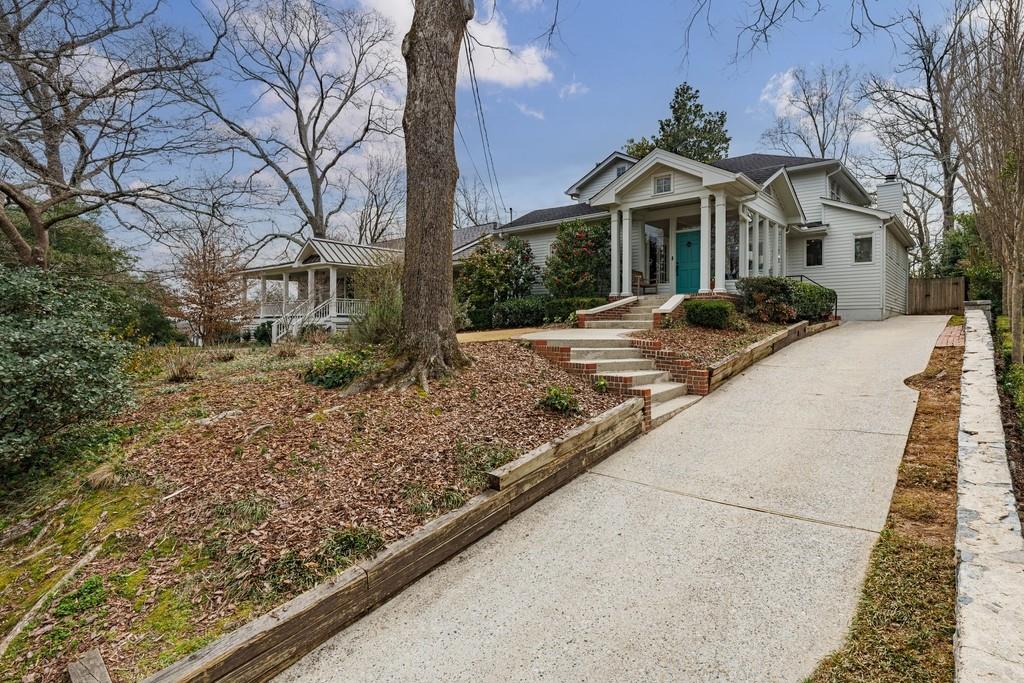 241 Lakeview Avenue NE