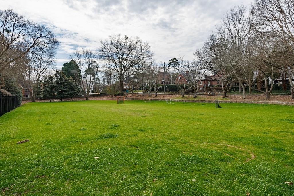 241 Lakeview Avenue NE