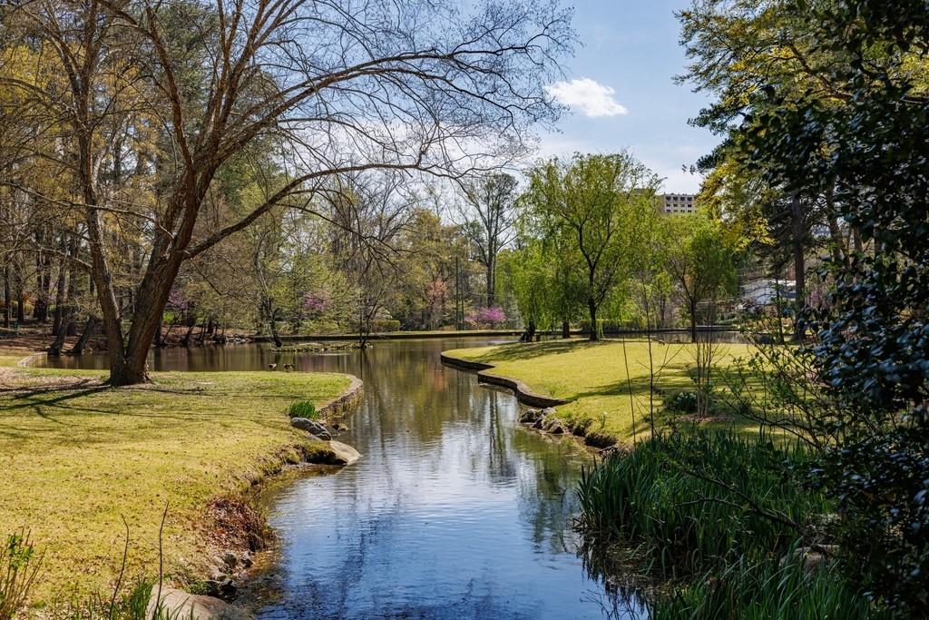 241 Lakeview Avenue NE