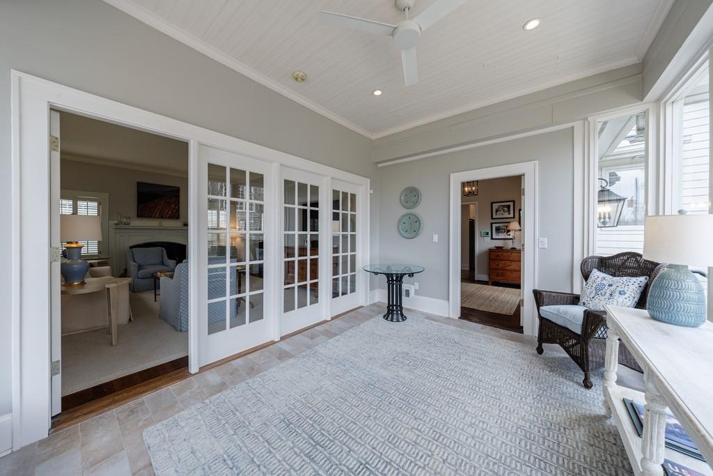 241 Lakeview Avenue NE