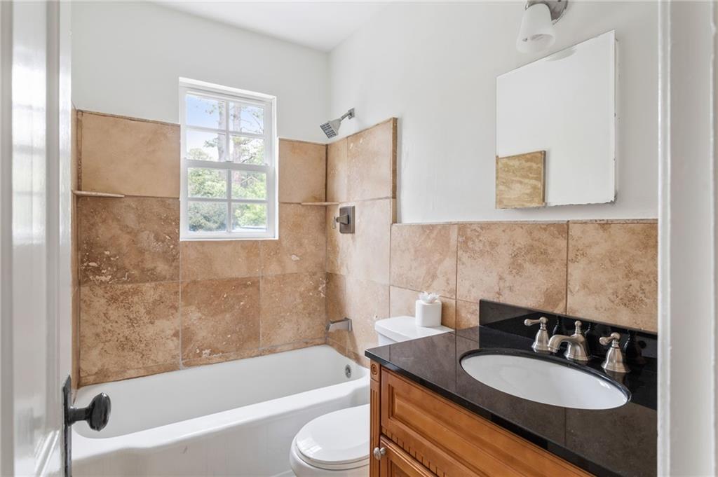 1836 Westminster Way NE