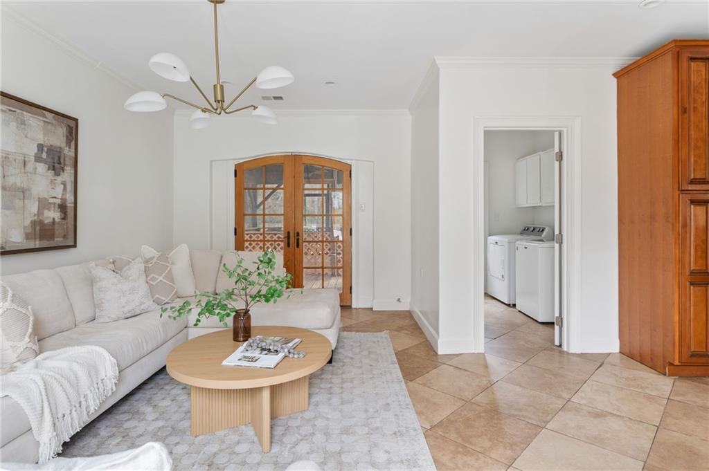 1836 Westminster Way NE