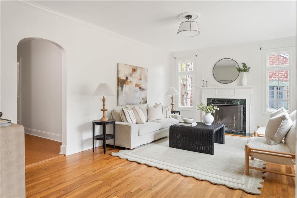 1836 Westminster Way NE