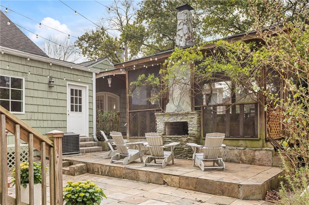 1836 Westminster Way NE