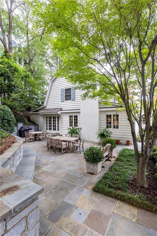 9 Palisades Road NE