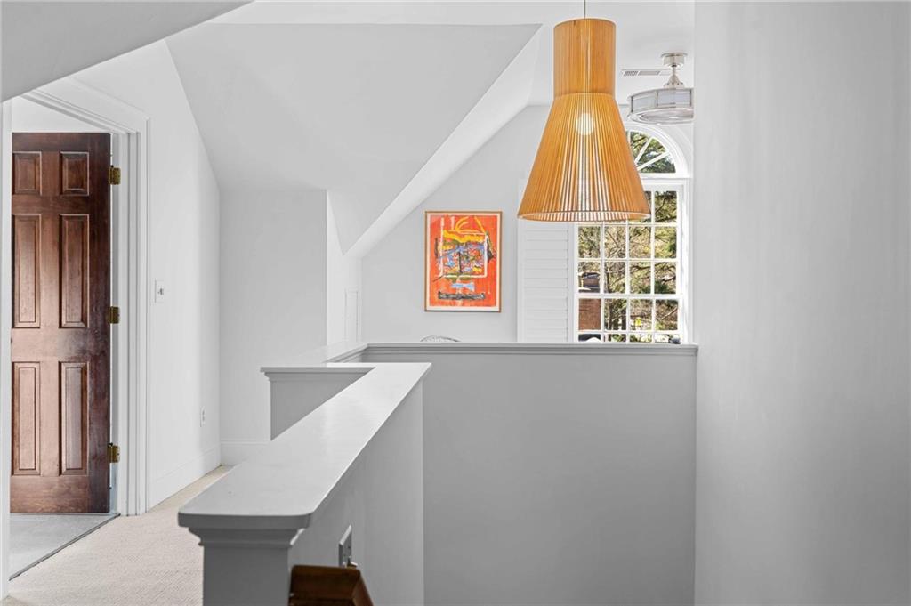 183 E Wesley Road NE