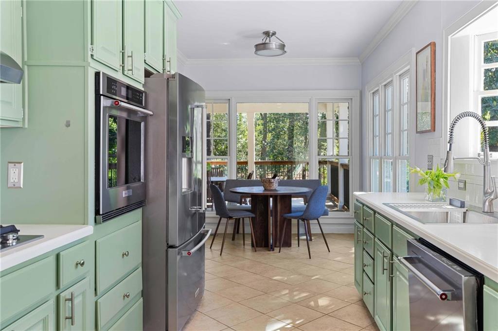 183 E Wesley Road NE