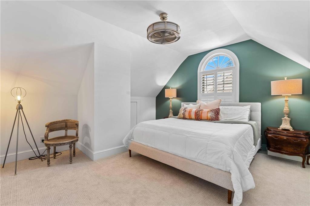 183 E Wesley Road NE