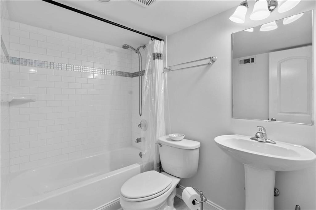 183 E Wesley Road NE