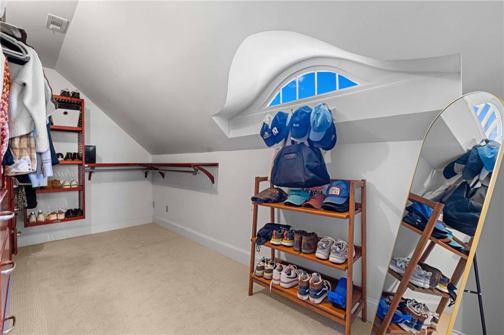 183 E Wesley Road NE