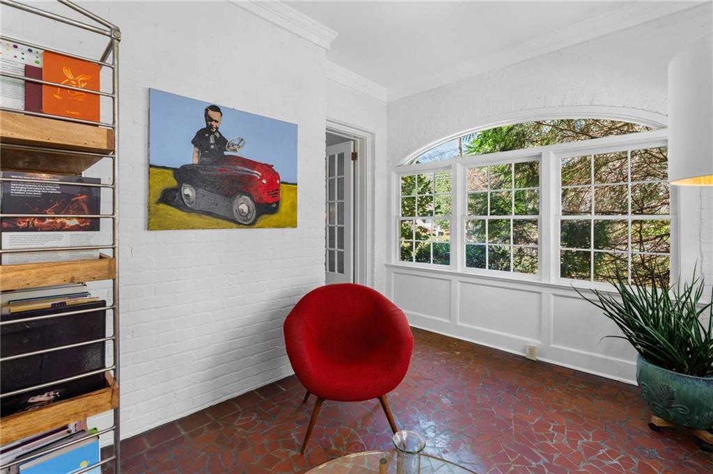 183 E Wesley Road NE